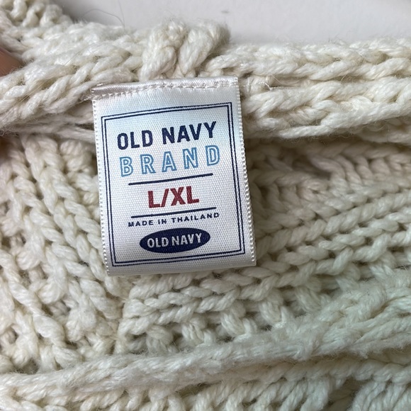 Creme beige knitted poncho with hood - Picture 3 of 5